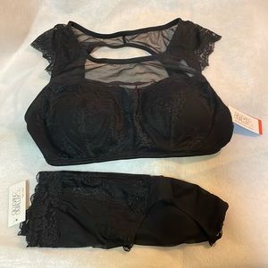 Gilligan & O’Malley bra and high waist panties.